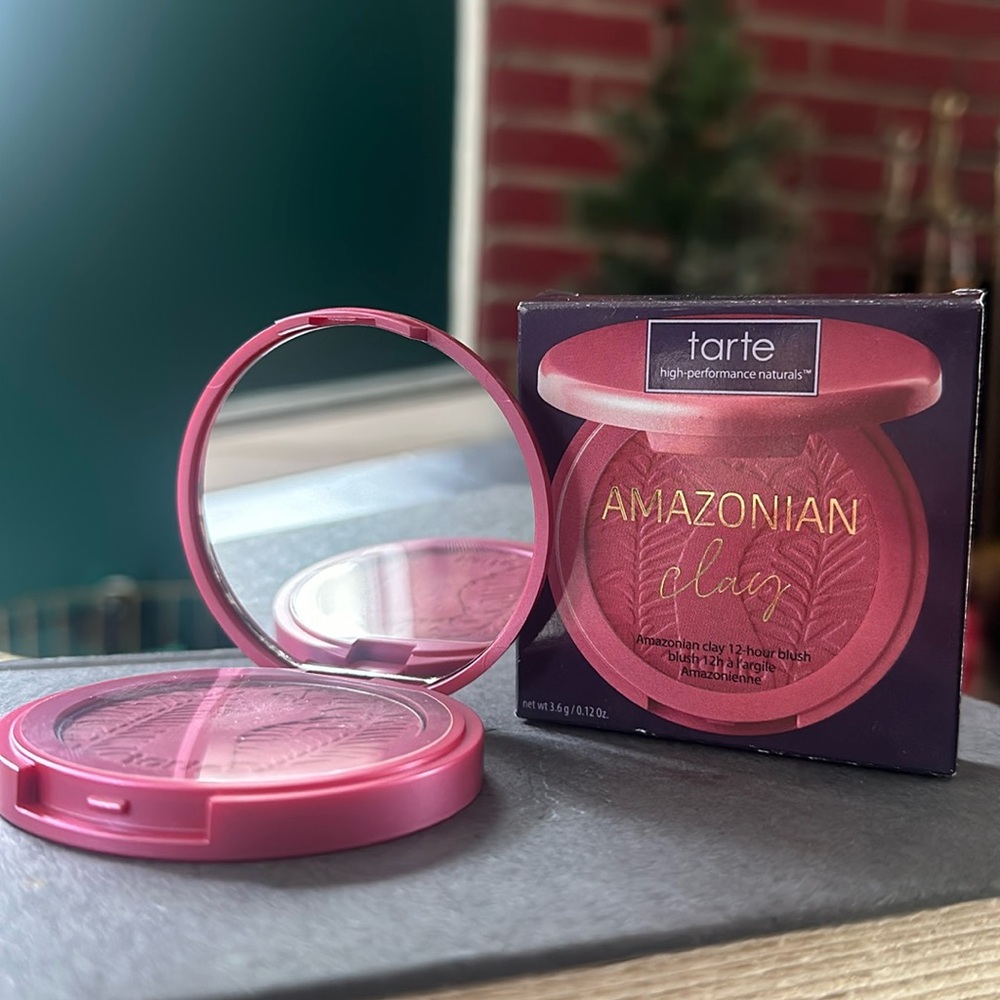 Tarte Amazonian clay 12-hour blush in shade Fearless